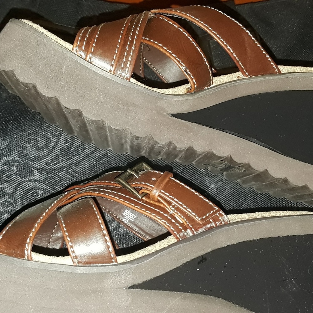 Sandals - Picture 2 of 4